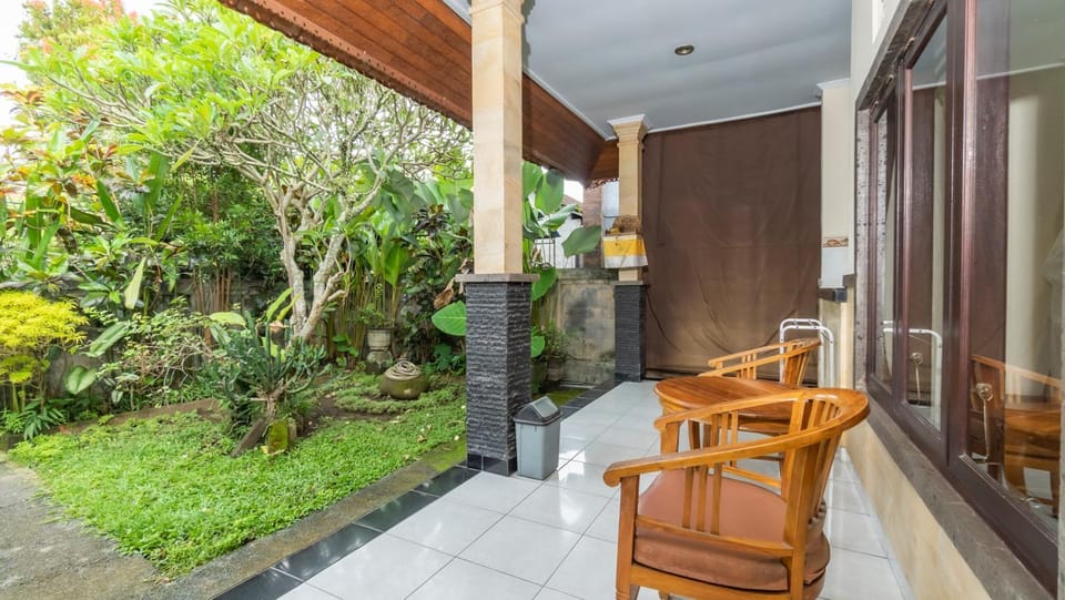 Property building, Patio, Spring, Day, Garden, View (from property/room), Balcony/Terrace, Living room, Seating area, Dining area, Garden view