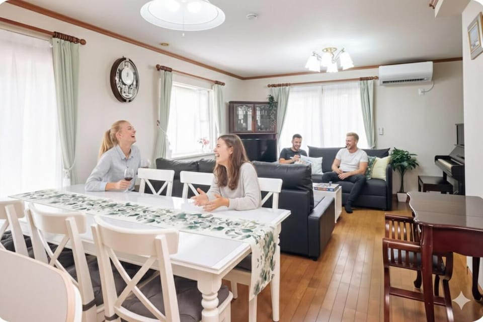 Living room, Dining area, Garden view, group of guests