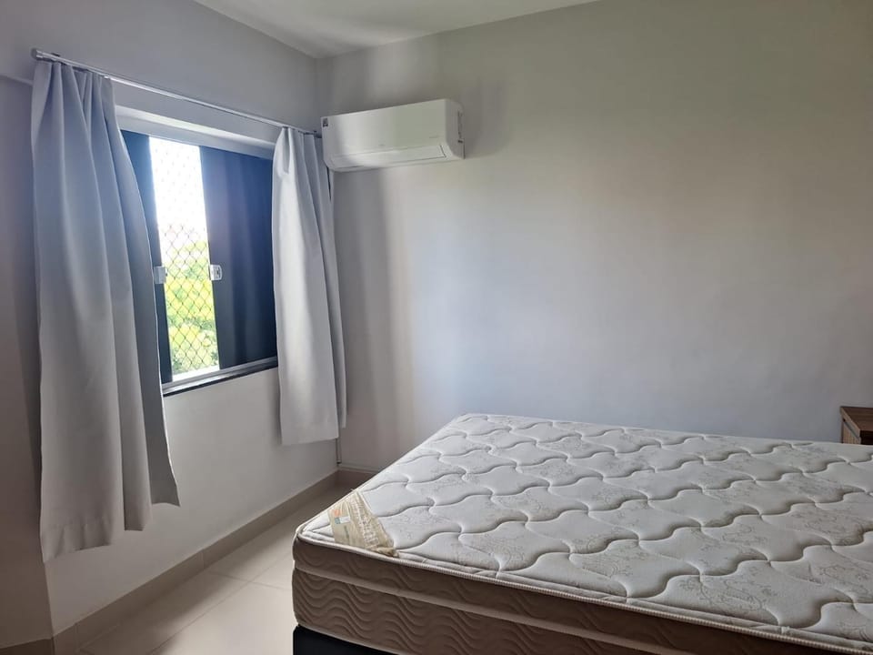 Bed, air conditioner