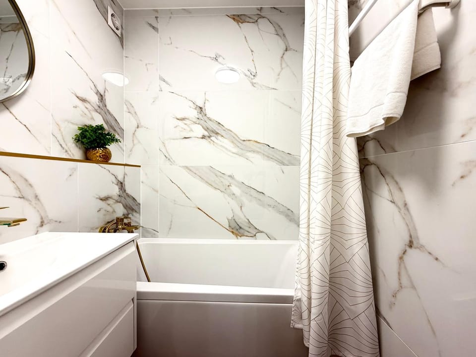 Bathroom, Bath