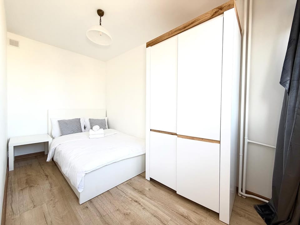 Bed, Photo of the whole room, Bedroom, wardrobe