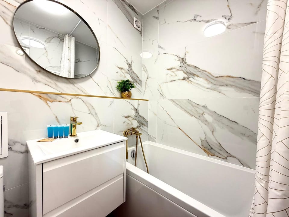 Bathroom, Bath
