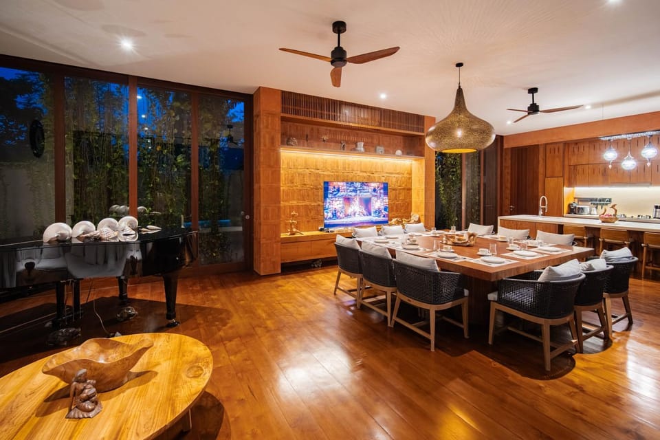 TV and multimedia, Living room, Food and drinks, Seating area, Dining area, Food