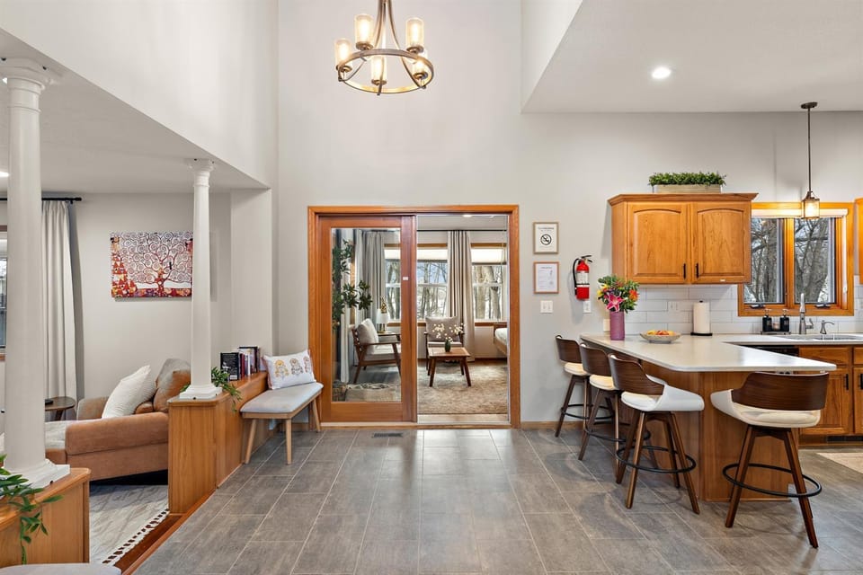 Sports Fields & TPC Golf - Hot Tub, Sauna, Arcade House in Blaine