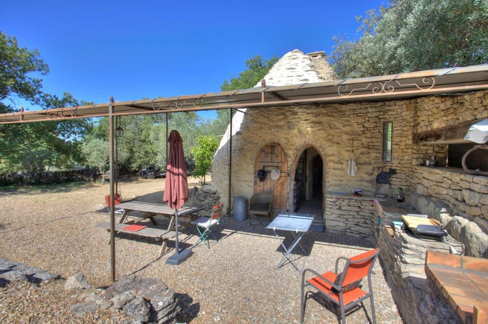 Property building, BBQ facilities