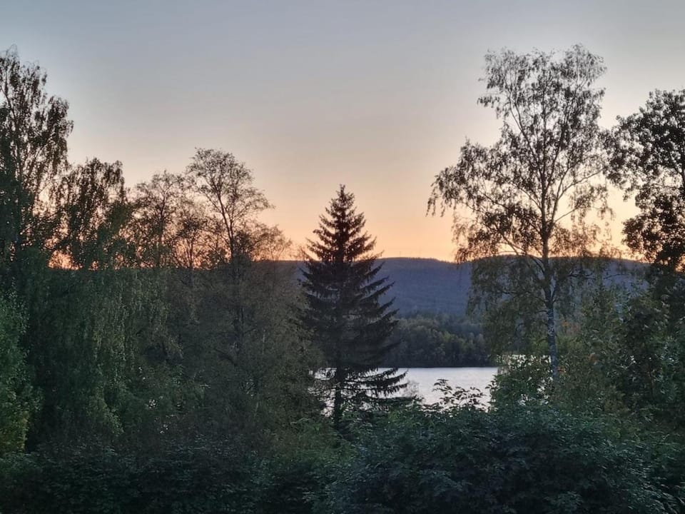 Rymlig villa med storslagen utsikt, 8 min fr Hudik Apartment in Sweden
