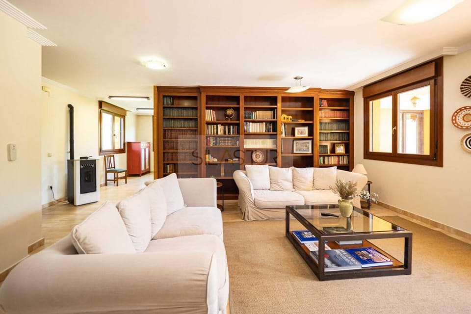 Casina de Arroes By Silastur House in Asturias