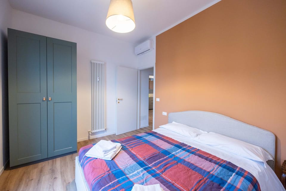 Bed, Photo of the whole room, Bedroom, wardrobe