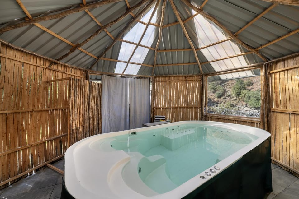 Hot Tub, Hot Tub