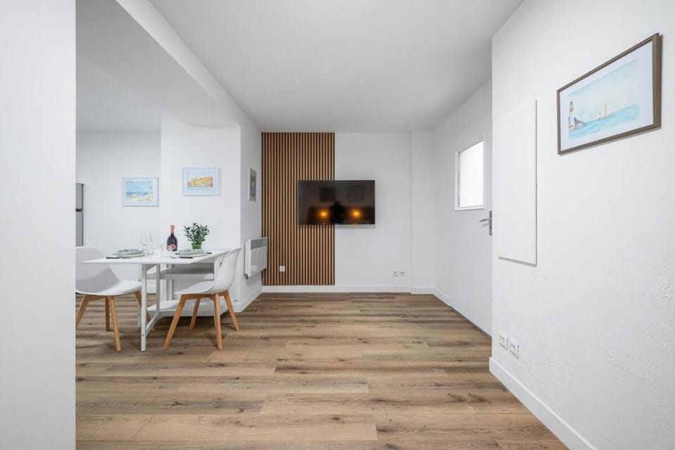 LE JARDIN DEDEN Hyper Centre Bord de Mer Wifi House in Menton