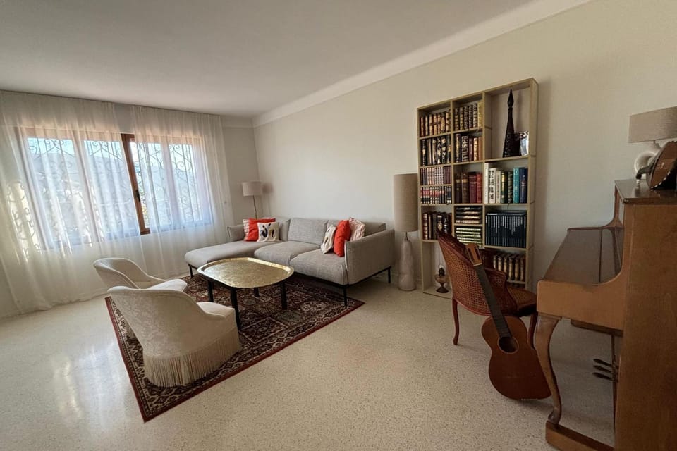 Family house with pool and sea view House in Mandelieu-La Napoule