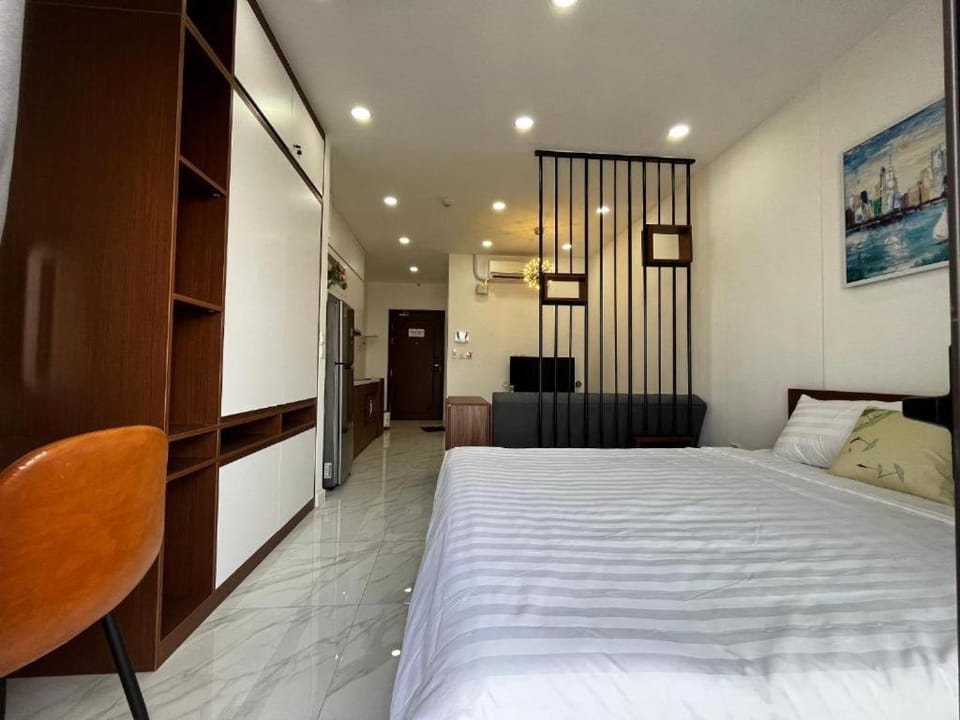 Bed, Living room, Photo of the whole room, Seating area, Bedroom, wardrobe