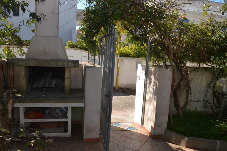 Garden, fireplace