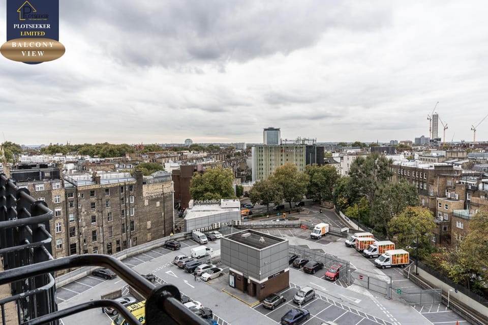 Luxury 2BR in South Kensington Balcony Lift House in City of Westminster