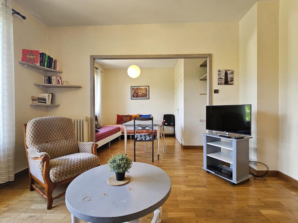 Communal lounge/ TV room, Living room