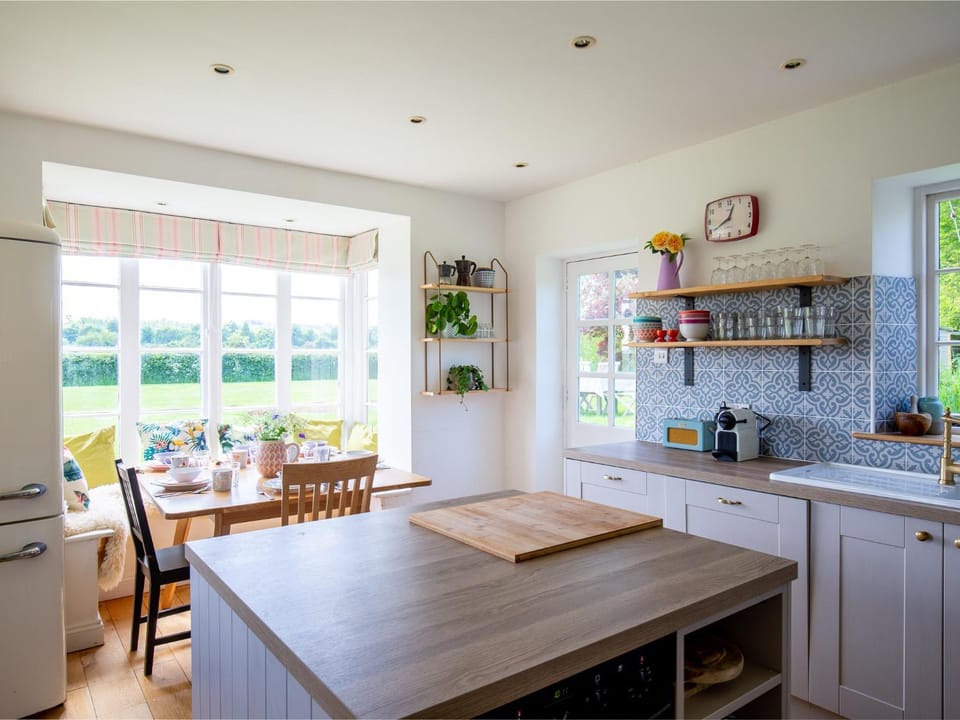 Coffee/tea facilities, Dining area, kitchen