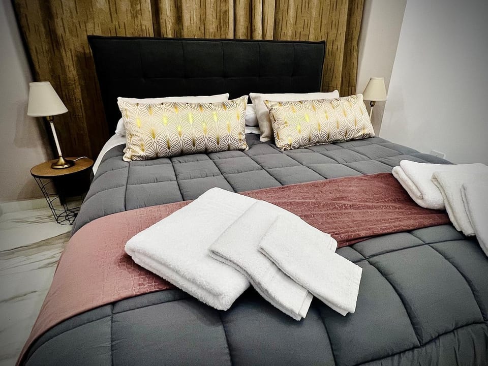 Exclusive and reserved suite, secure parking Apartment in Catania