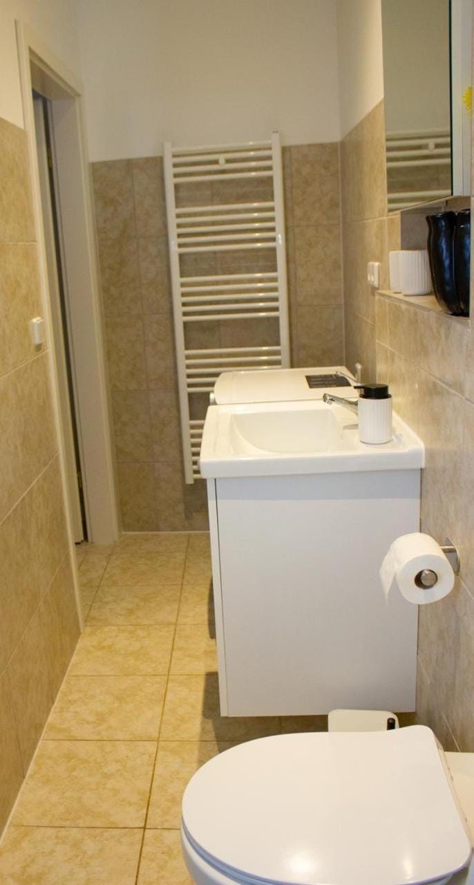 Toilet, Bathroom