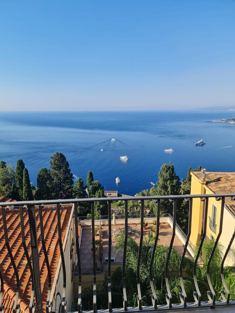 View (from property/room), Balcony/Terrace, Sea view