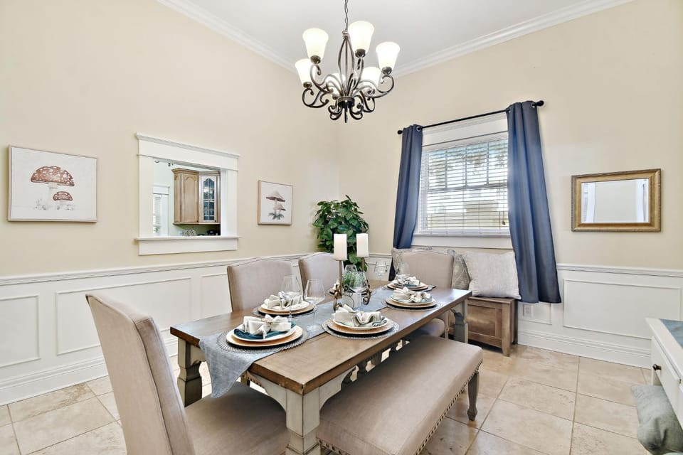 Dining area, Dinner