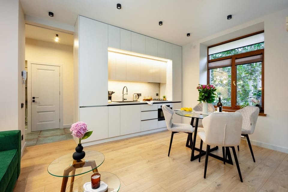 Kitchen or kitchenette, Living room