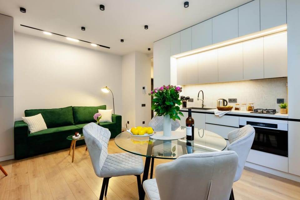 Kitchen or kitchenette, Living room, stove