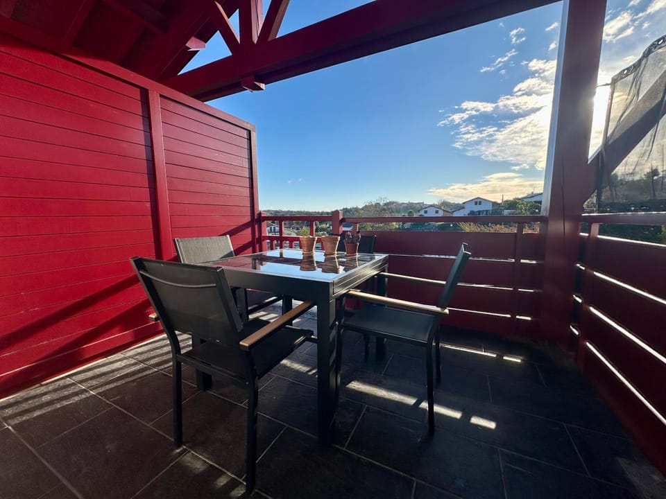 Natural landscape, Balcony/Terrace, Dining area, Mountain view