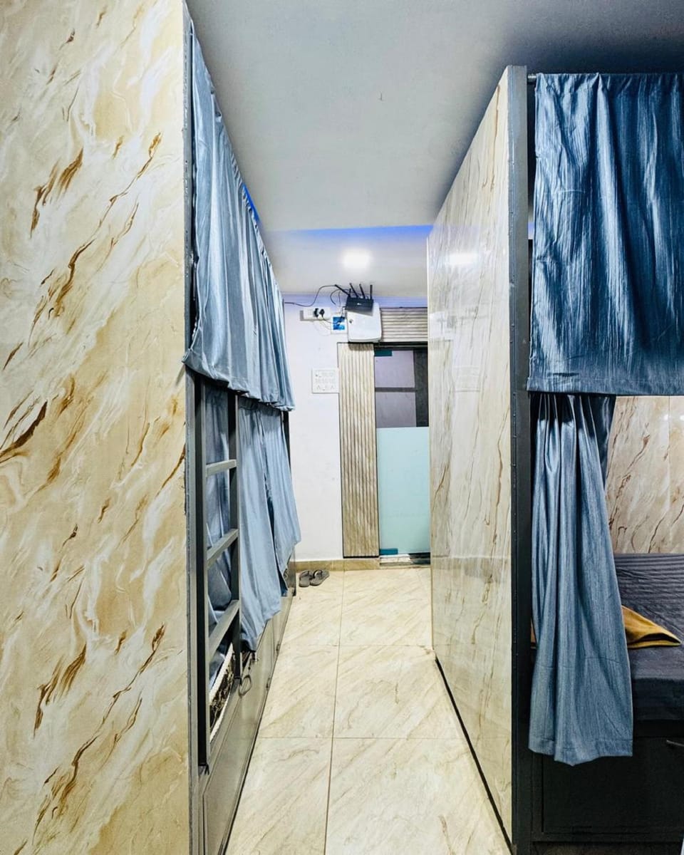 Bed, Photo of the whole room, bunk bed