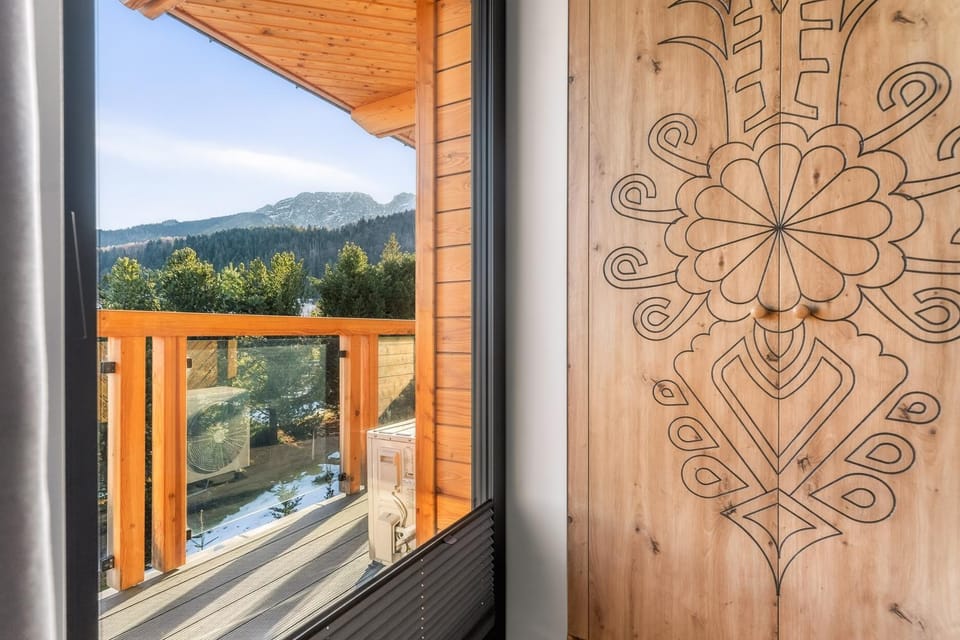 Balcony/Terrace, Mountain view