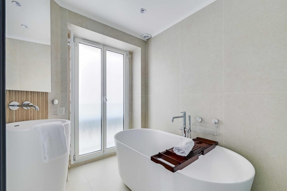 Bathroom, Bath