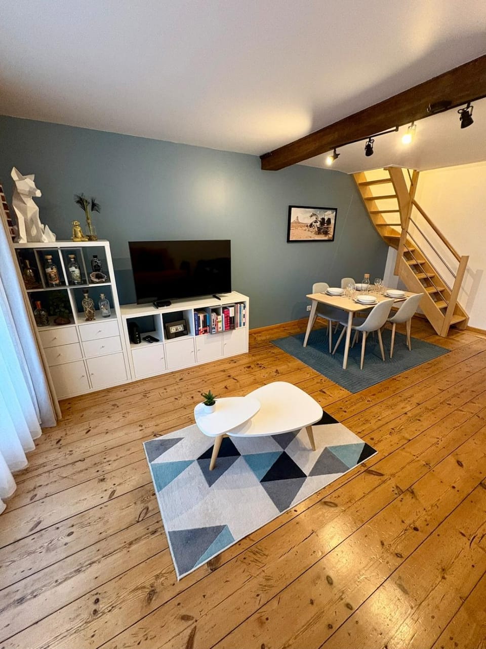 Communal lounge/ TV room, TV and multimedia, Living room, Seating area