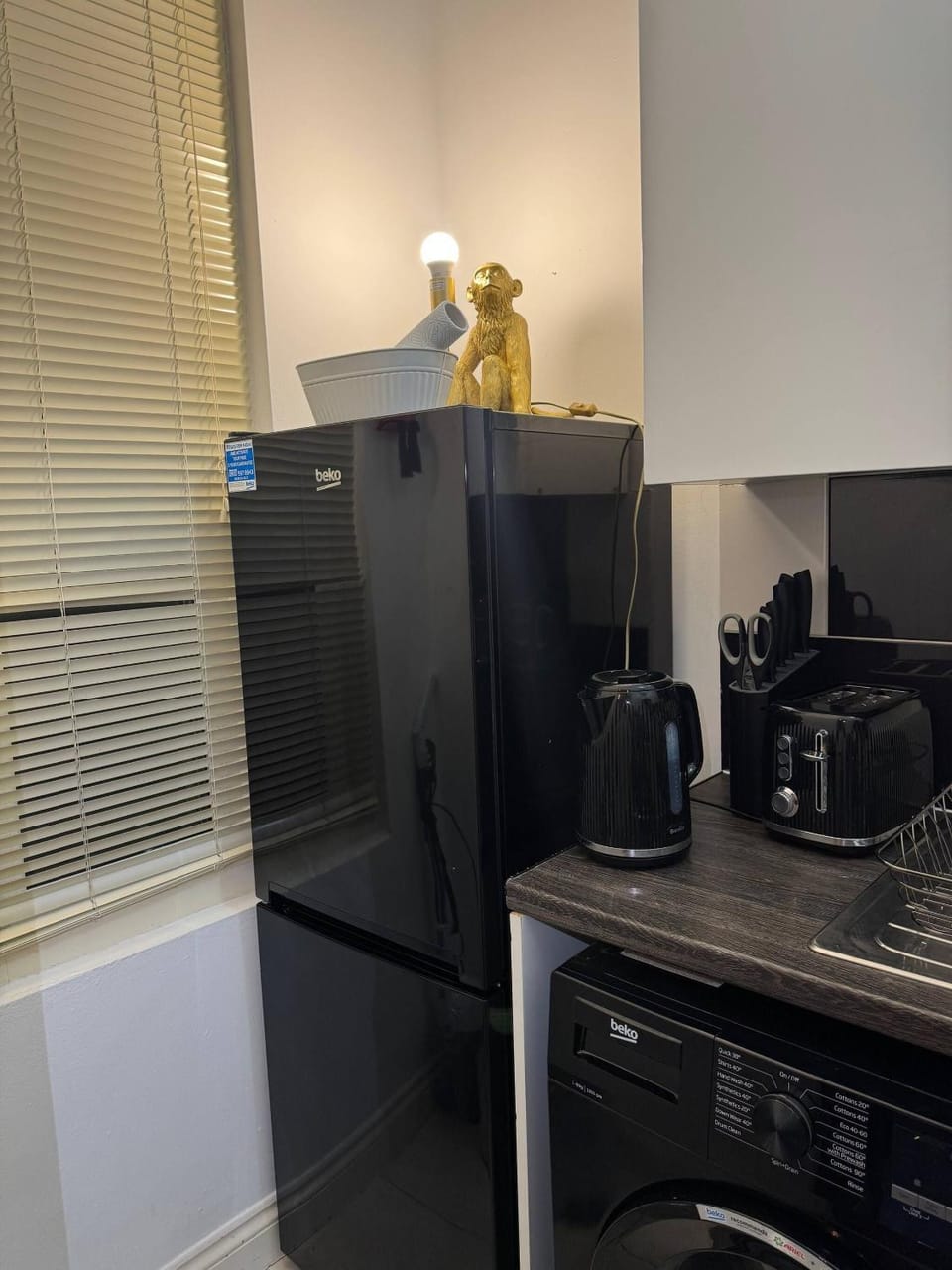 Modern 1-Bedroom Flat in Trendy Leytonstone Apartment in London