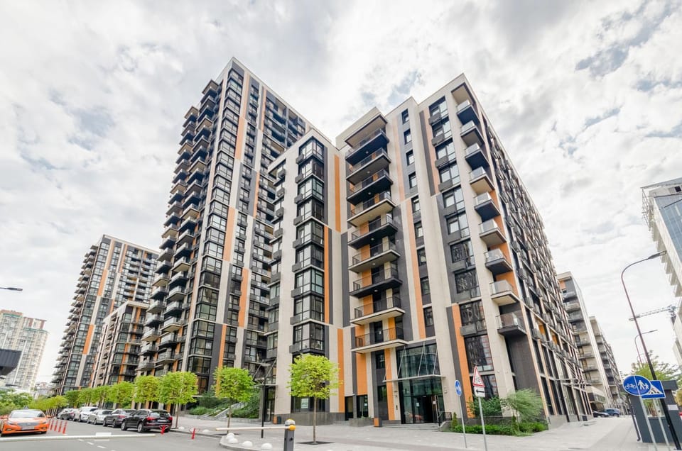 Property building, Day, Neighbourhood