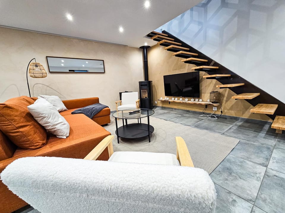 Villa 8 personnes 3 chambres- parking- WIFI Villa in Saint-Étienne