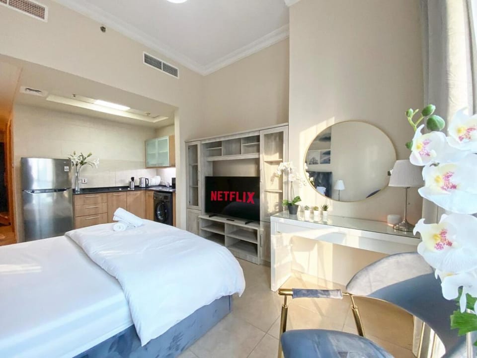 Enjoy Studio in Dubai Marina - Partial Marina View Apartment in Dubai