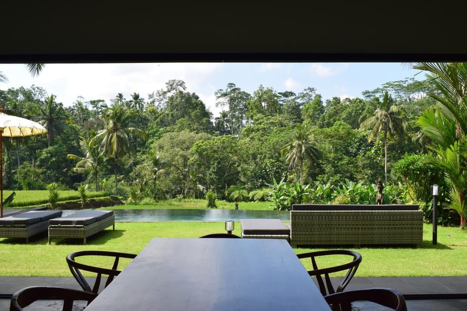 Dining area, Breakfast