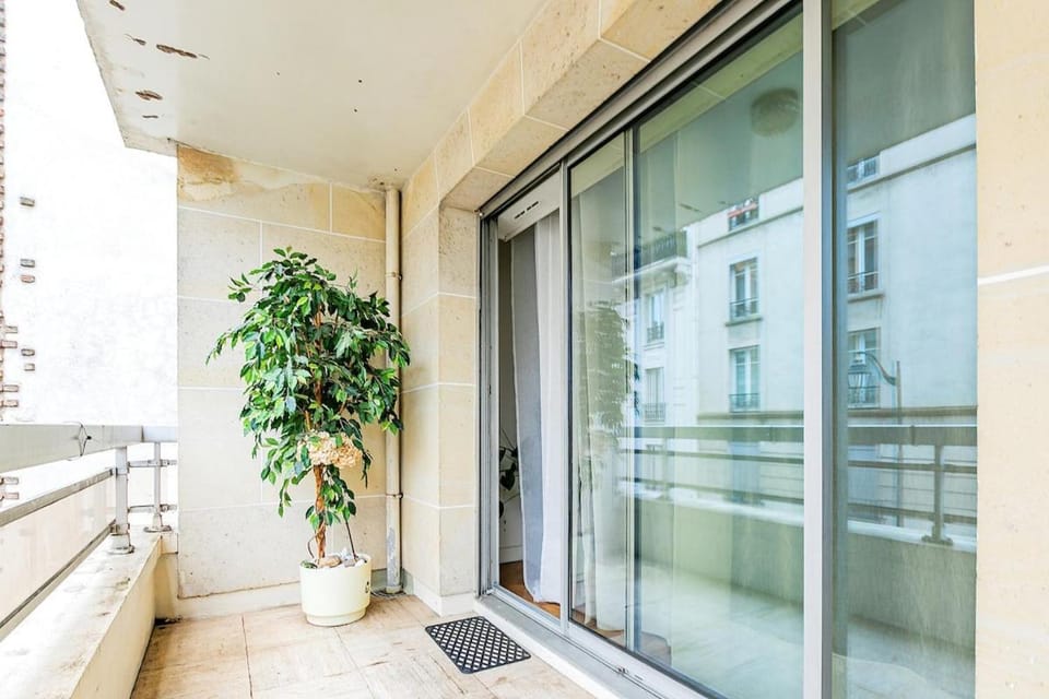 Appartement 2 pièces 65m2 - porte de Paris Apartment in Paris