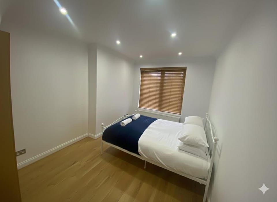 The Blue Loft Retreat Apartment in Croydon