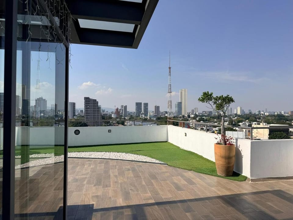 Departamento muy amplio, vista verde y alberca Apartment in Guadalajara