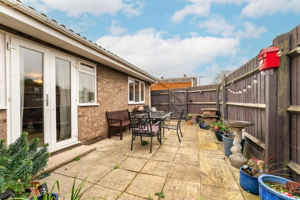 Patio, Day, Balcony/Terrace