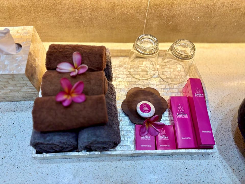 Bathroom, towels