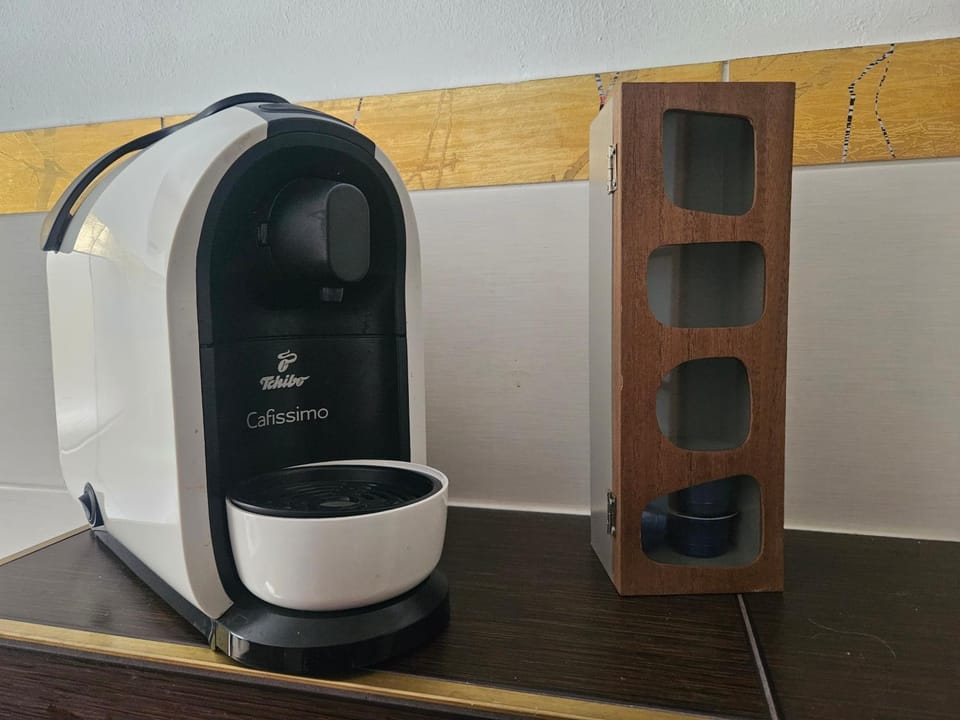 Coffee/tea facilities, kitchen