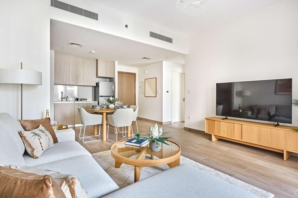 TV and multimedia, Kitchen or kitchenette, Living room, Seating area