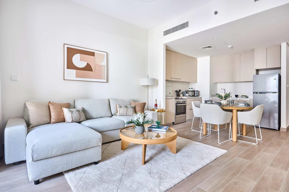 Kitchen or kitchenette, Living room, Seating area, Dining area