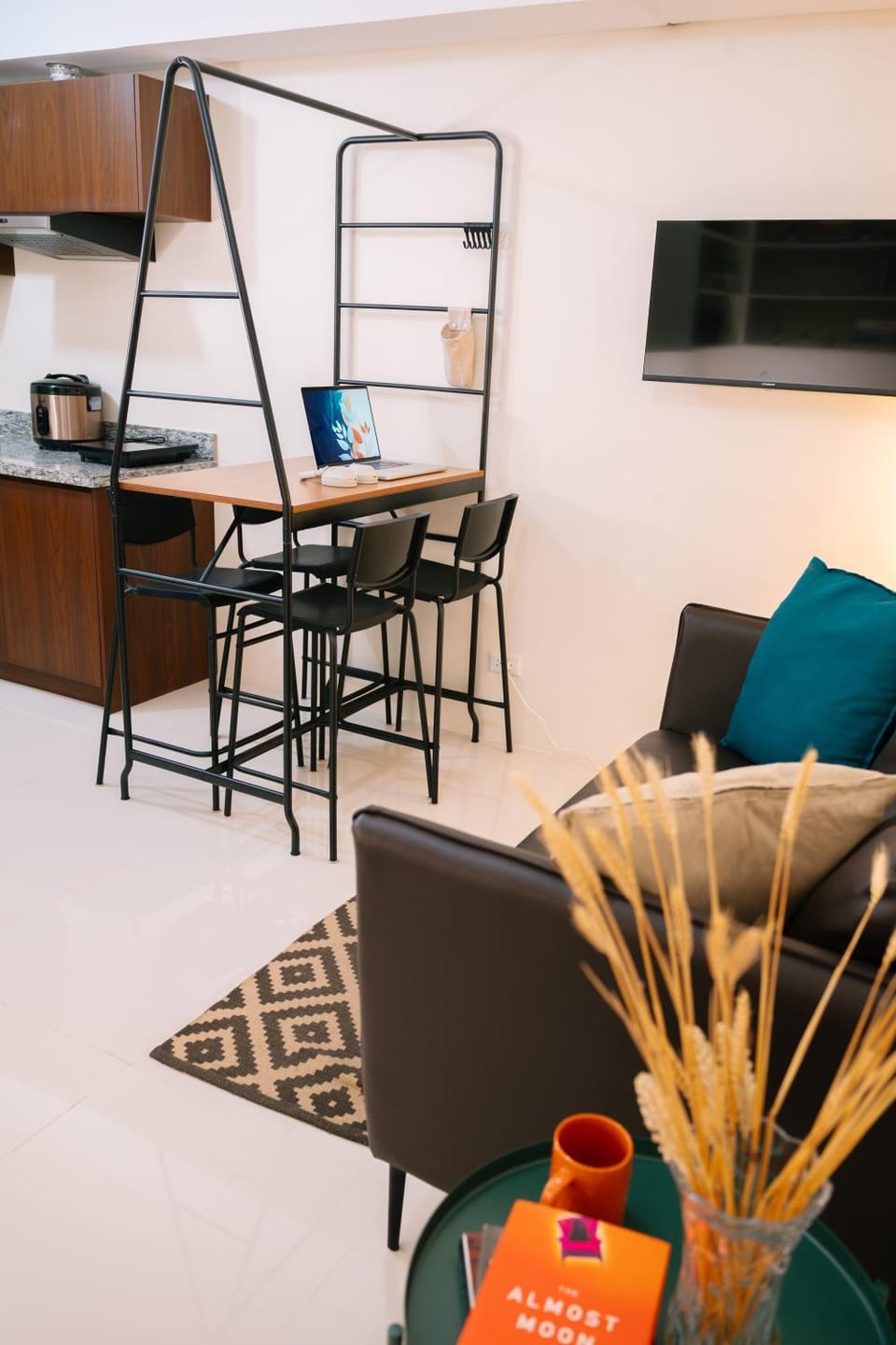 Kitchen or kitchenette, Living room, Dining area