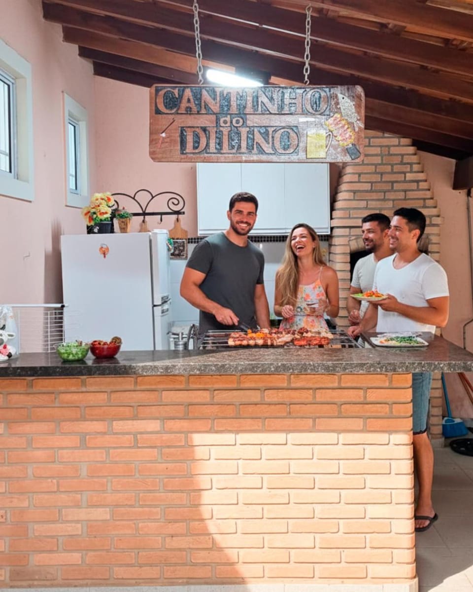 People, BBQ facilities, Food and drinks, Food, Guests, group of guests