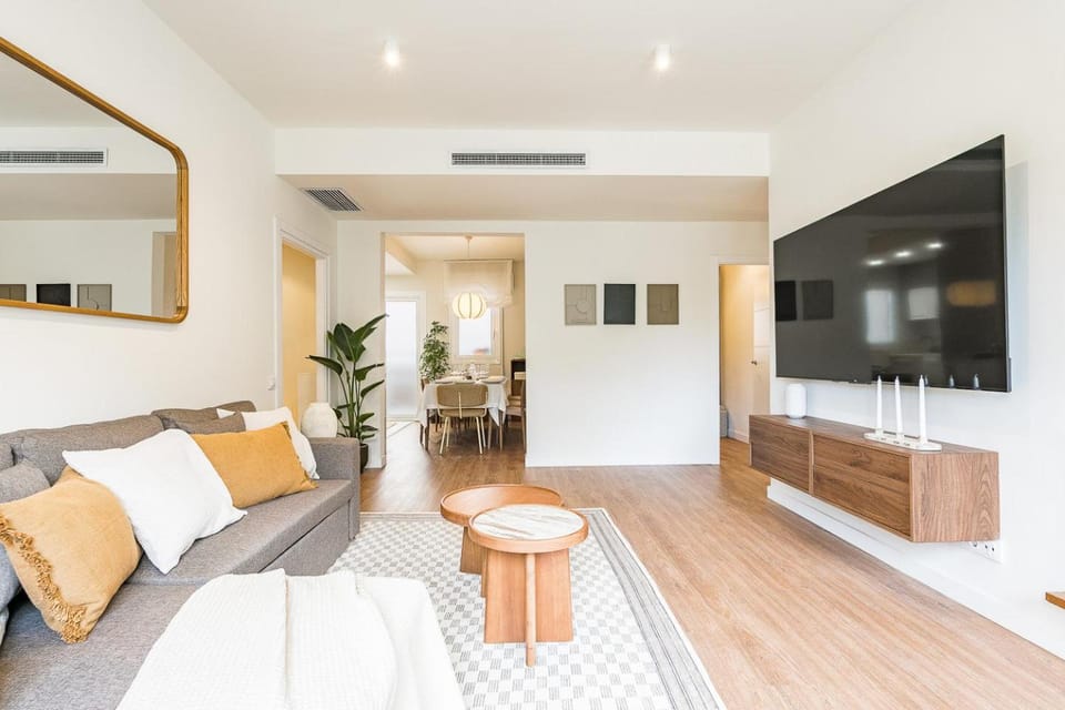 Communal lounge/ TV room, Living room