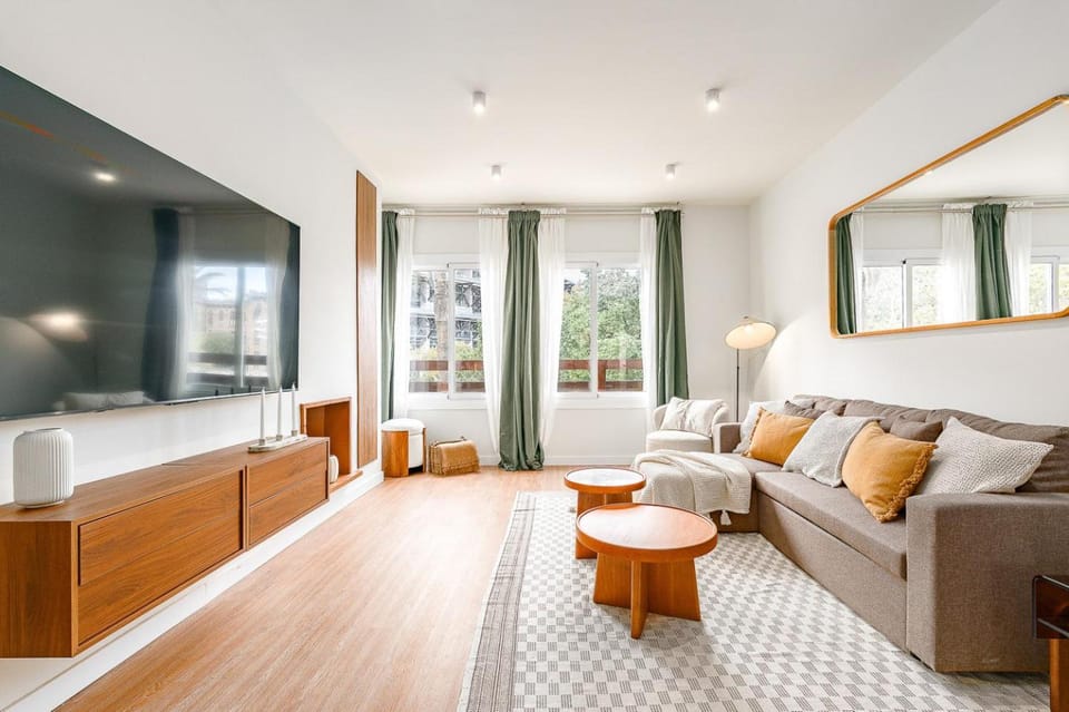 Communal lounge/ TV room, Living room