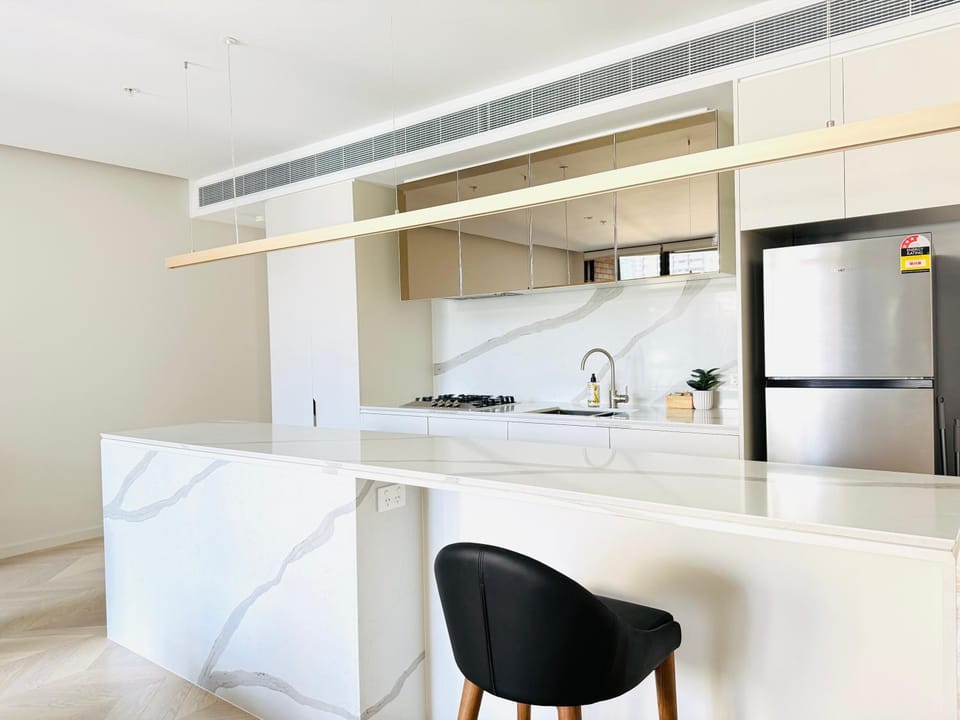 Prestigious Sydney CBD 2-Bedroom Luxury Residence with City Views, Pool & Gym - 2 Apartment in Sydney