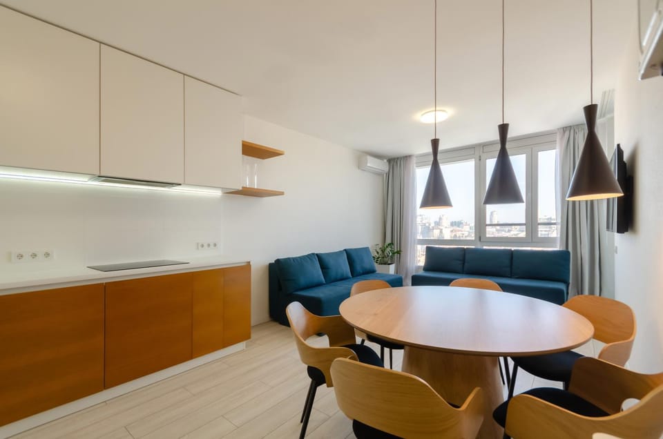 TV and multimedia, Living room, Seating area, Dining area, air conditioner